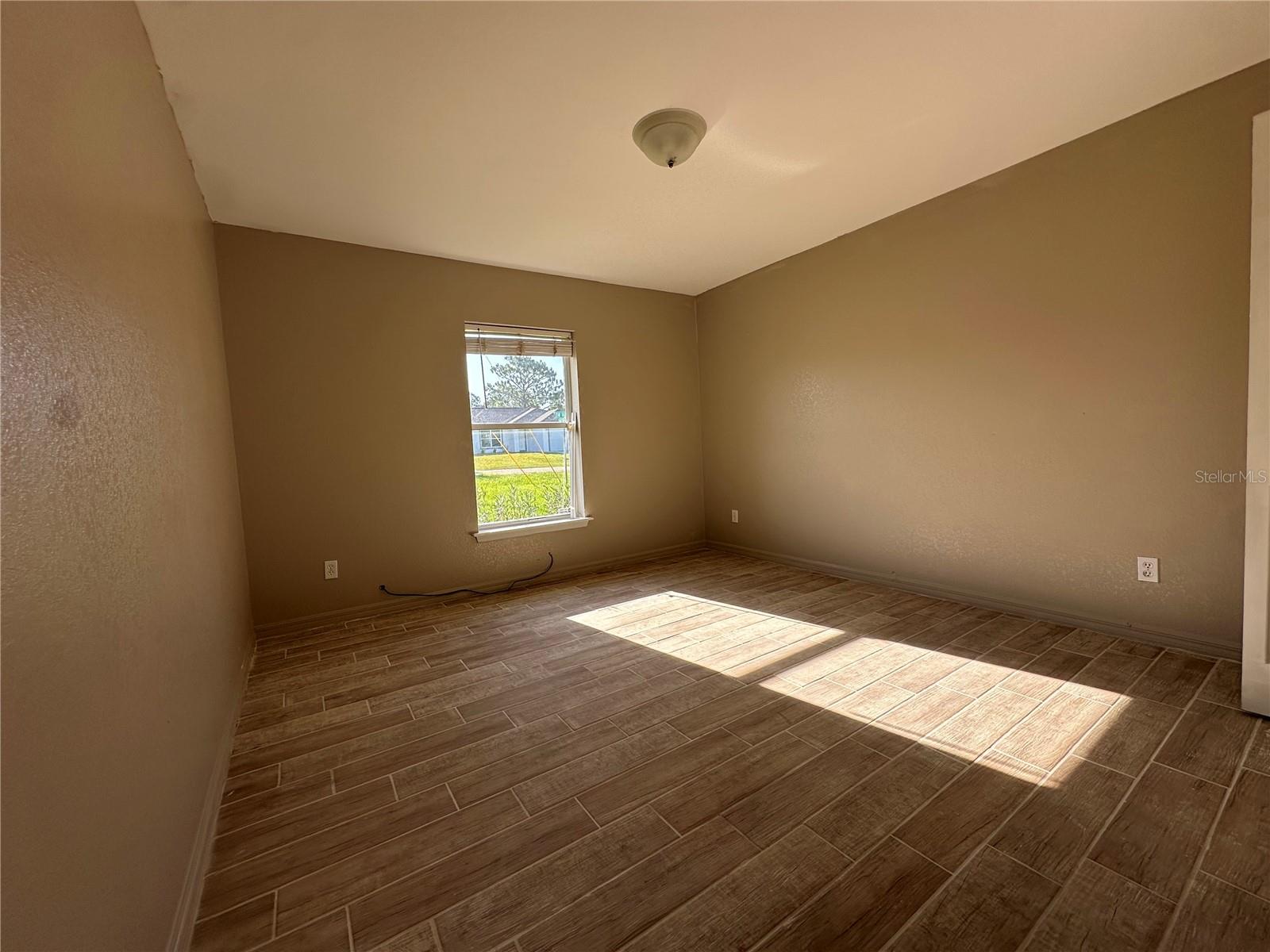 Listing photo id 12 for 3574 149th Terrace
