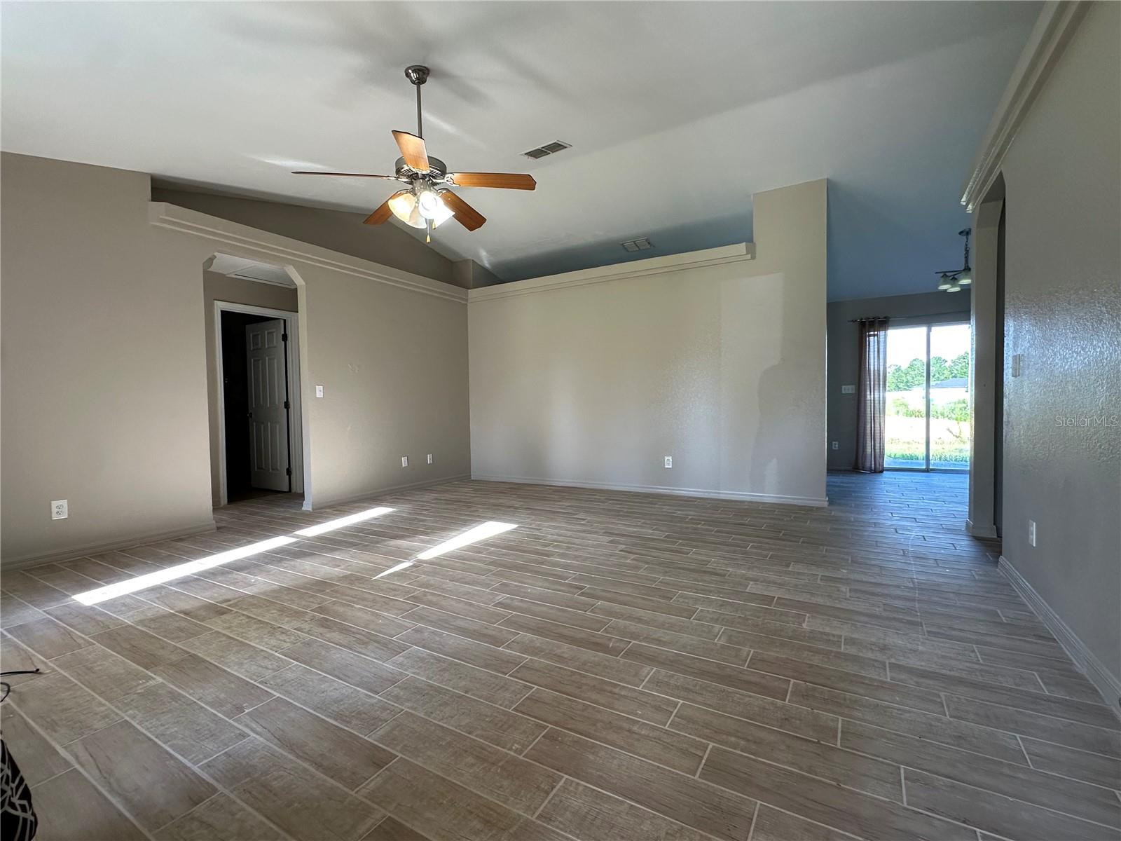 Listing photo id 2 for 3574 149th Terrace