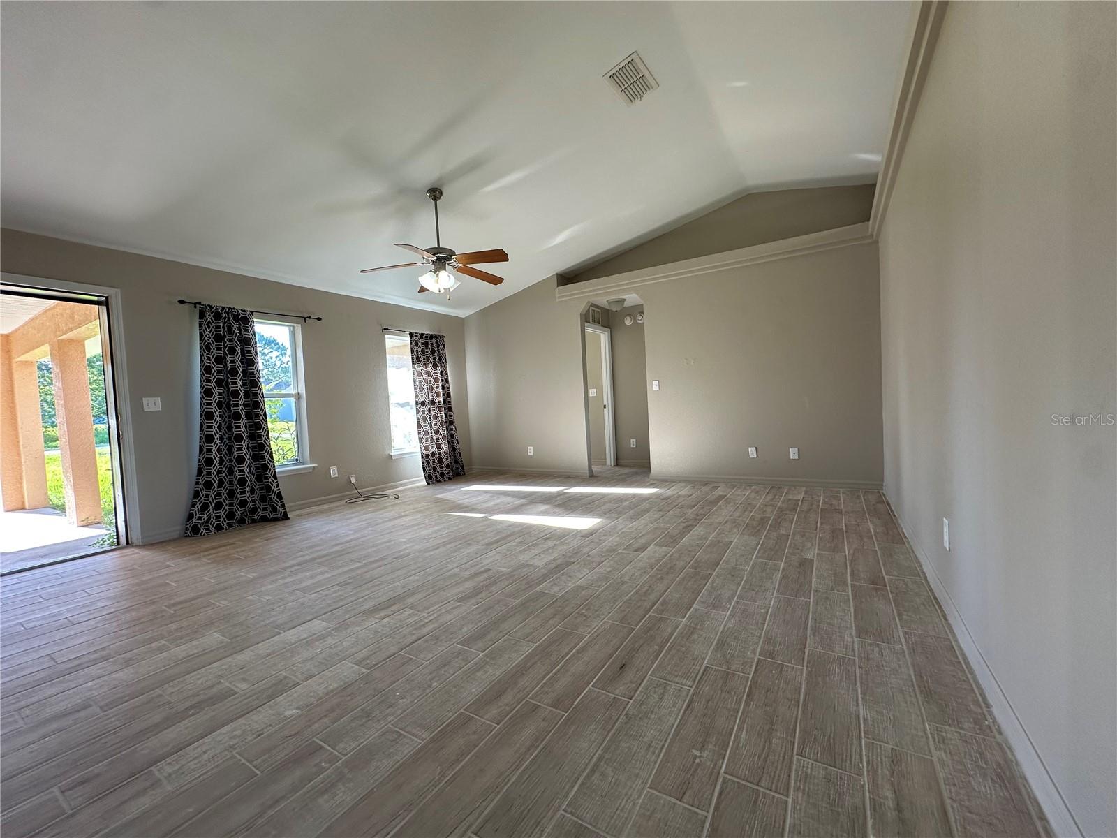 Listing photo id 3 for 3574 149th Terrace