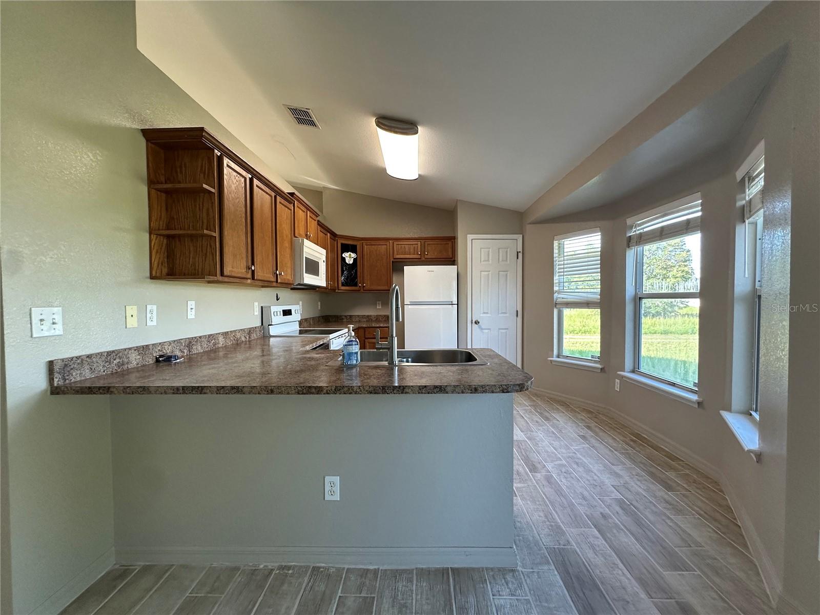 Listing photo id 5 for 3574 149th Terrace