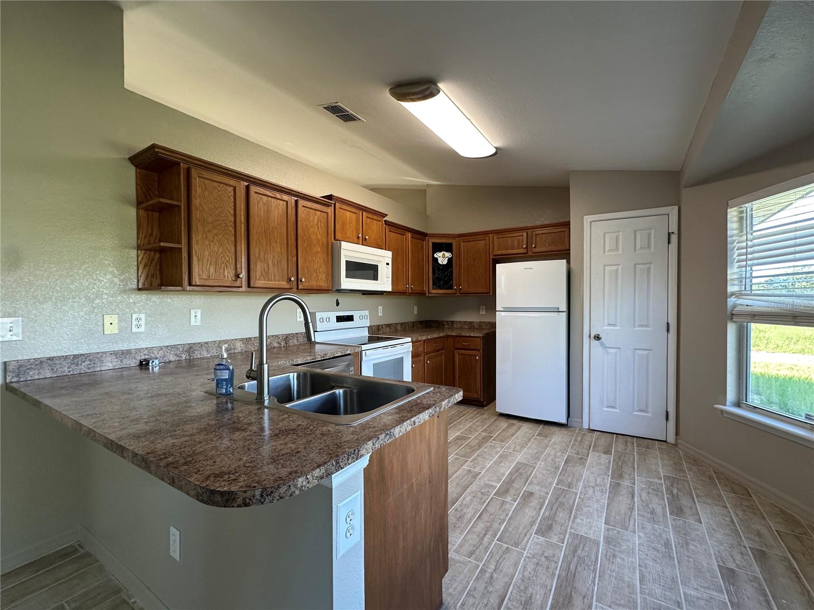 Listing photo id 7 for 3574 149th Terrace