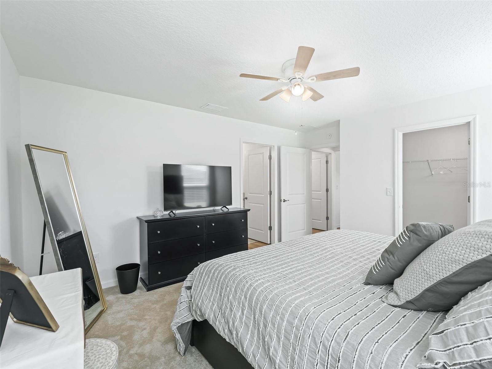 Image 13 of 25 For 928 Veronica Court