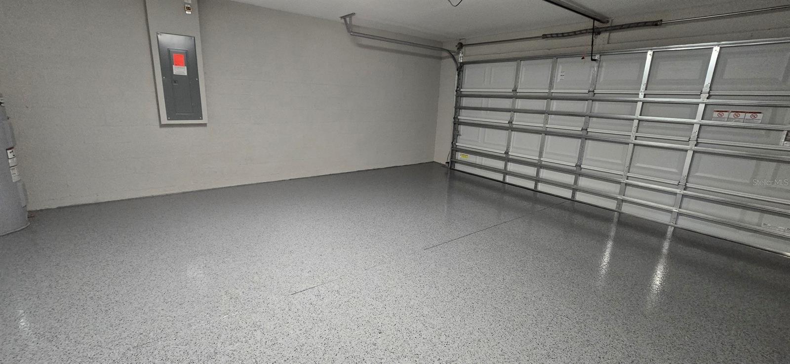 Listing photo id 10 for 211 Oak Lane Circle