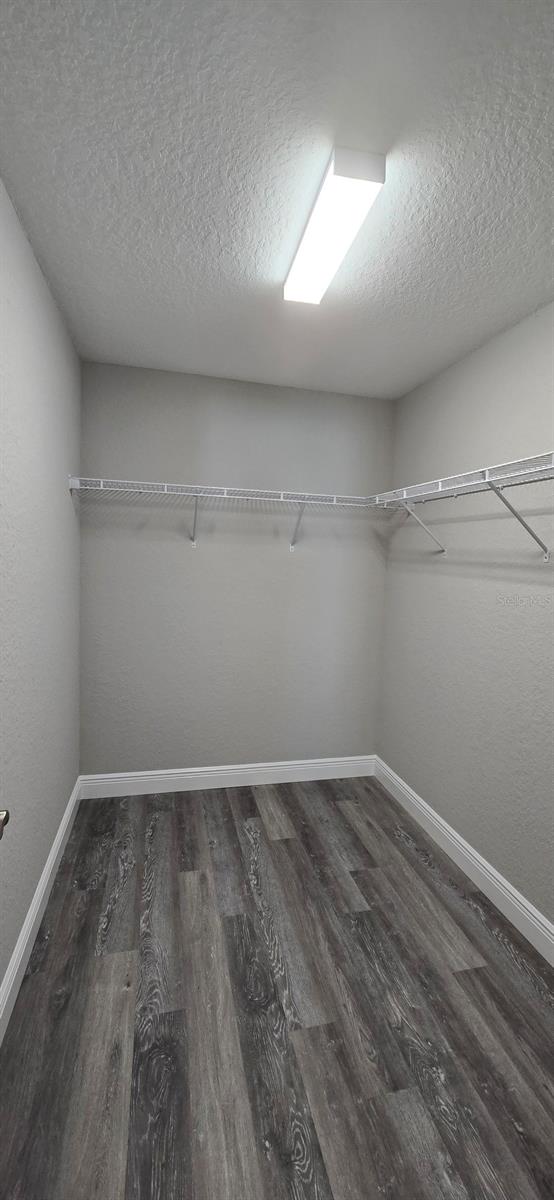 Listing photo id 13 for 211 Oak Lane Circle