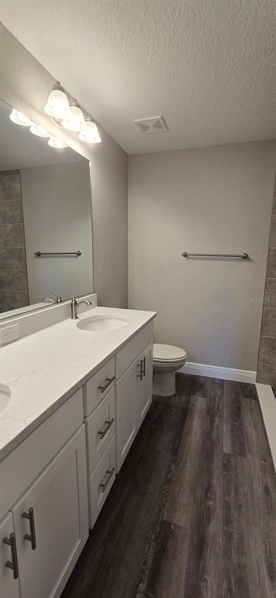Listing photo id 14 for 211 Oak Lane Circle