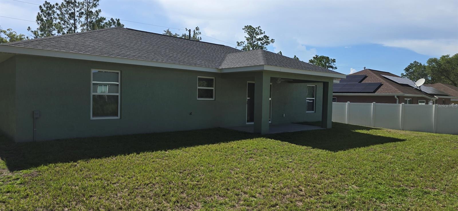 Listing photo id 16 for 211 Oak Lane Circle