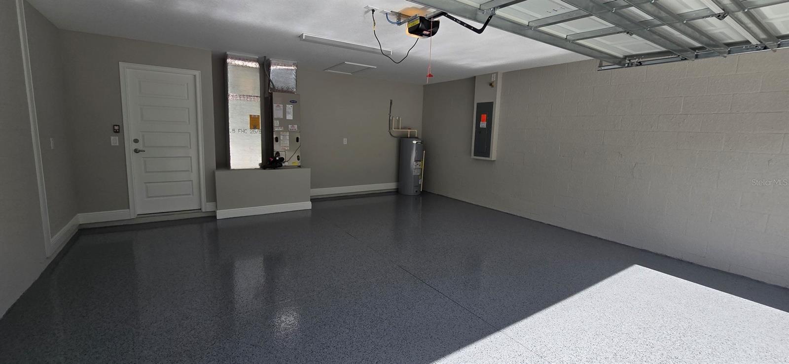 Listing photo id 17 for 211 Oak Lane Circle