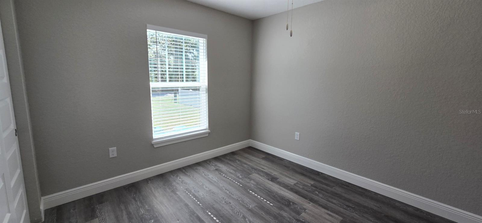 Listing photo id 2 for 211 Oak Lane Circle