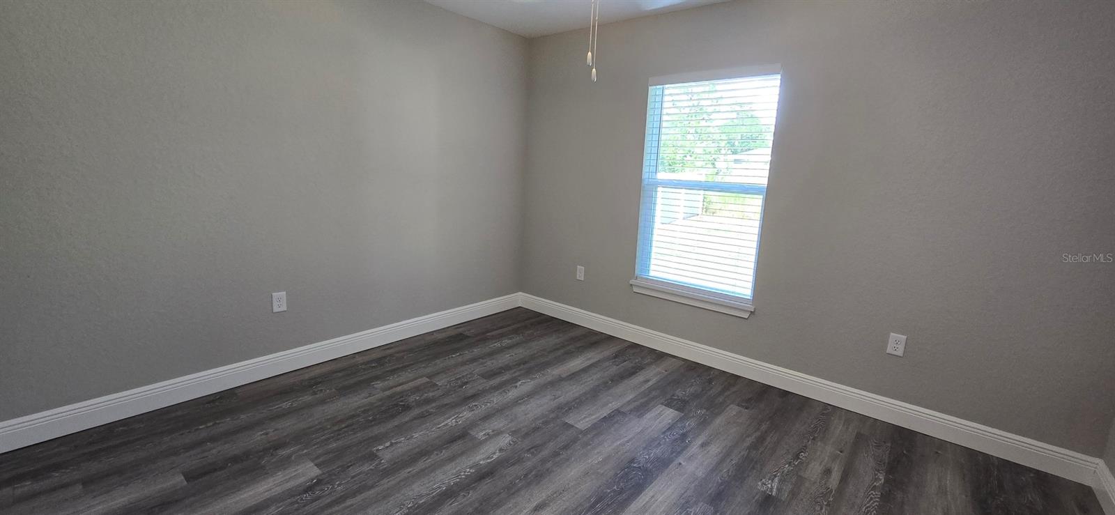Listing photo id 3 for 211 Oak Lane Circle