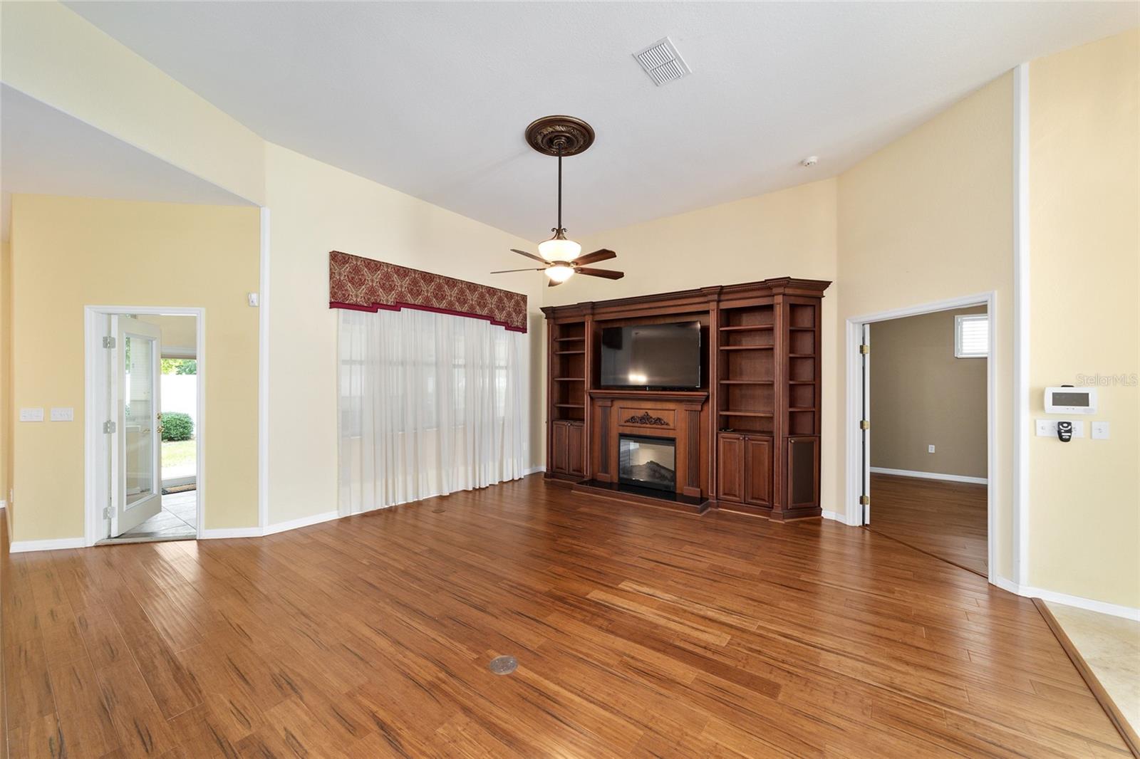 Image 13 of 49 For 11017 71st Circle