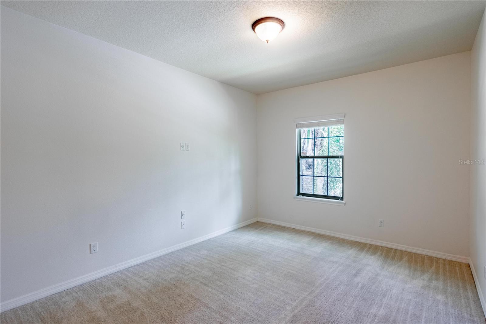 Image 34 of 48 For 455 Heathercreek Court