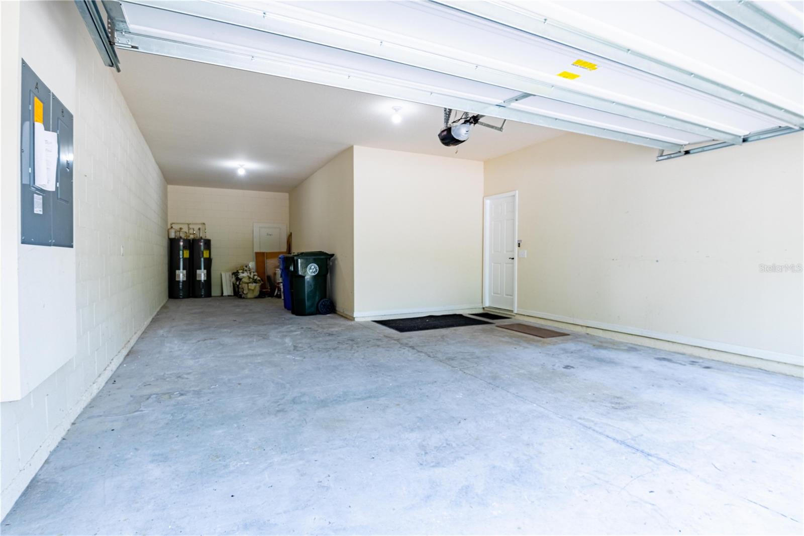 Image 40 of 48 For 455 Heathercreek Court