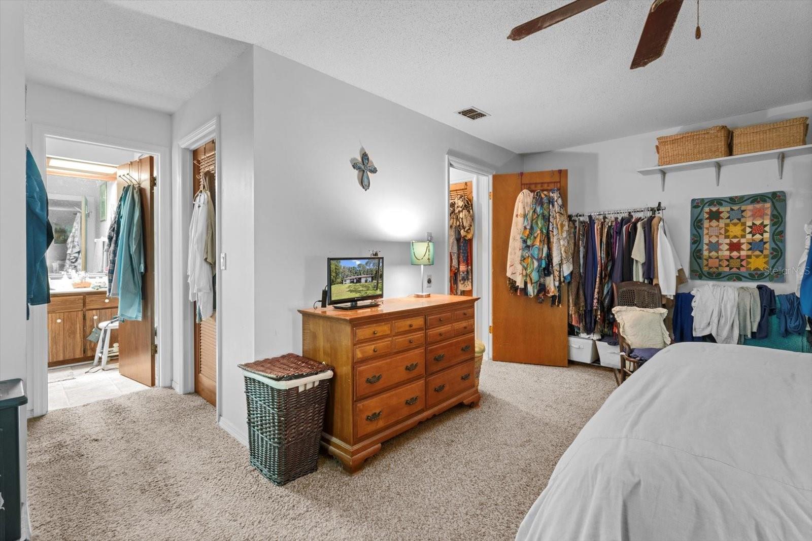 Image 21 of 41 For 6101 Menlo Lane