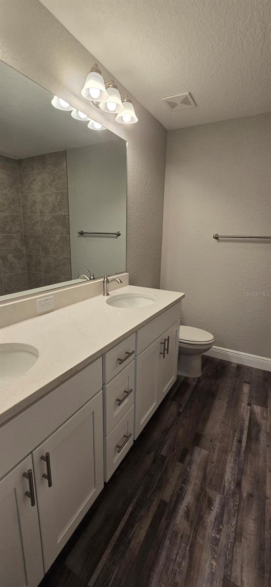 Image 11 of 19 For 217 Oak Lane Circle