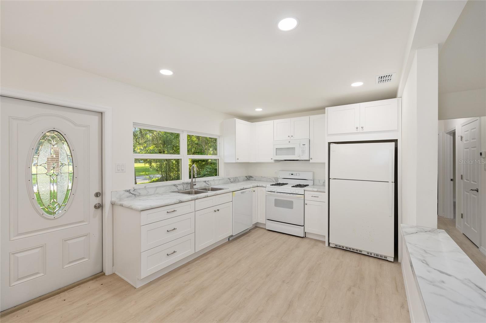 Image 11 of 38 For 1122 10th Street