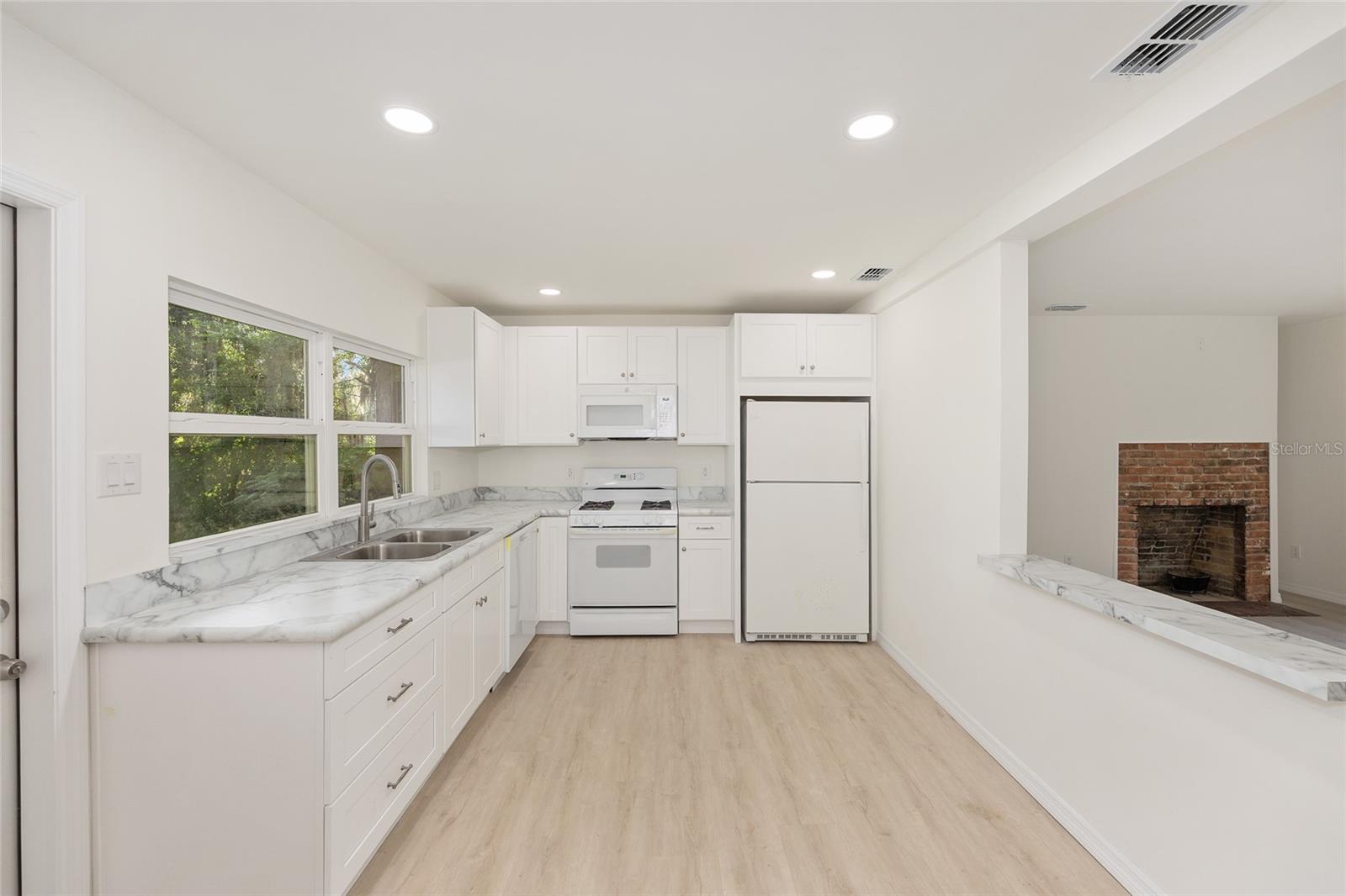 Image 12 of 38 For 1122 10th Street