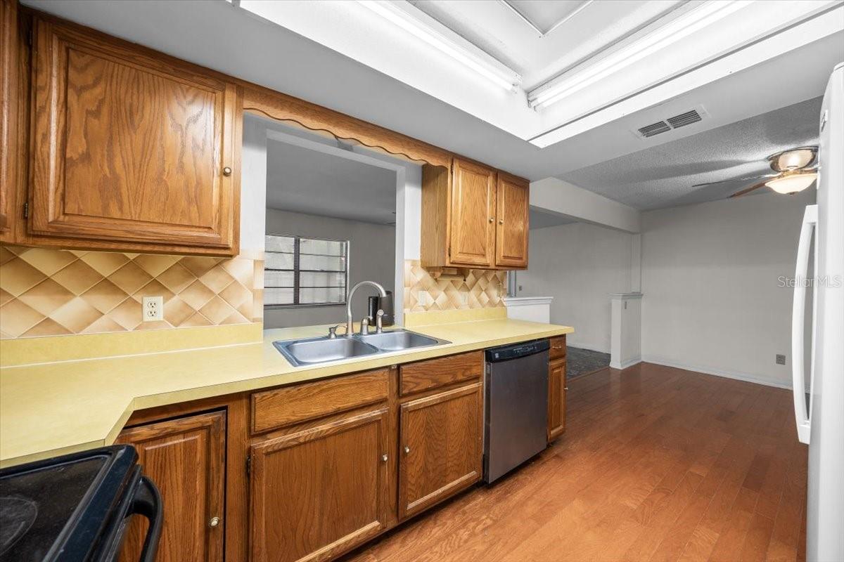 Image 31 of 40 For 4075 Alpine Avenue