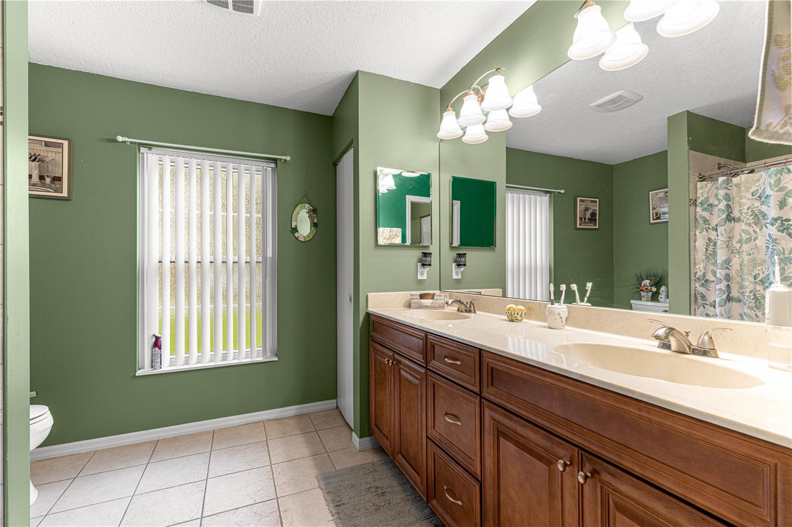 Image 17 of 37 For 8675 108th Street