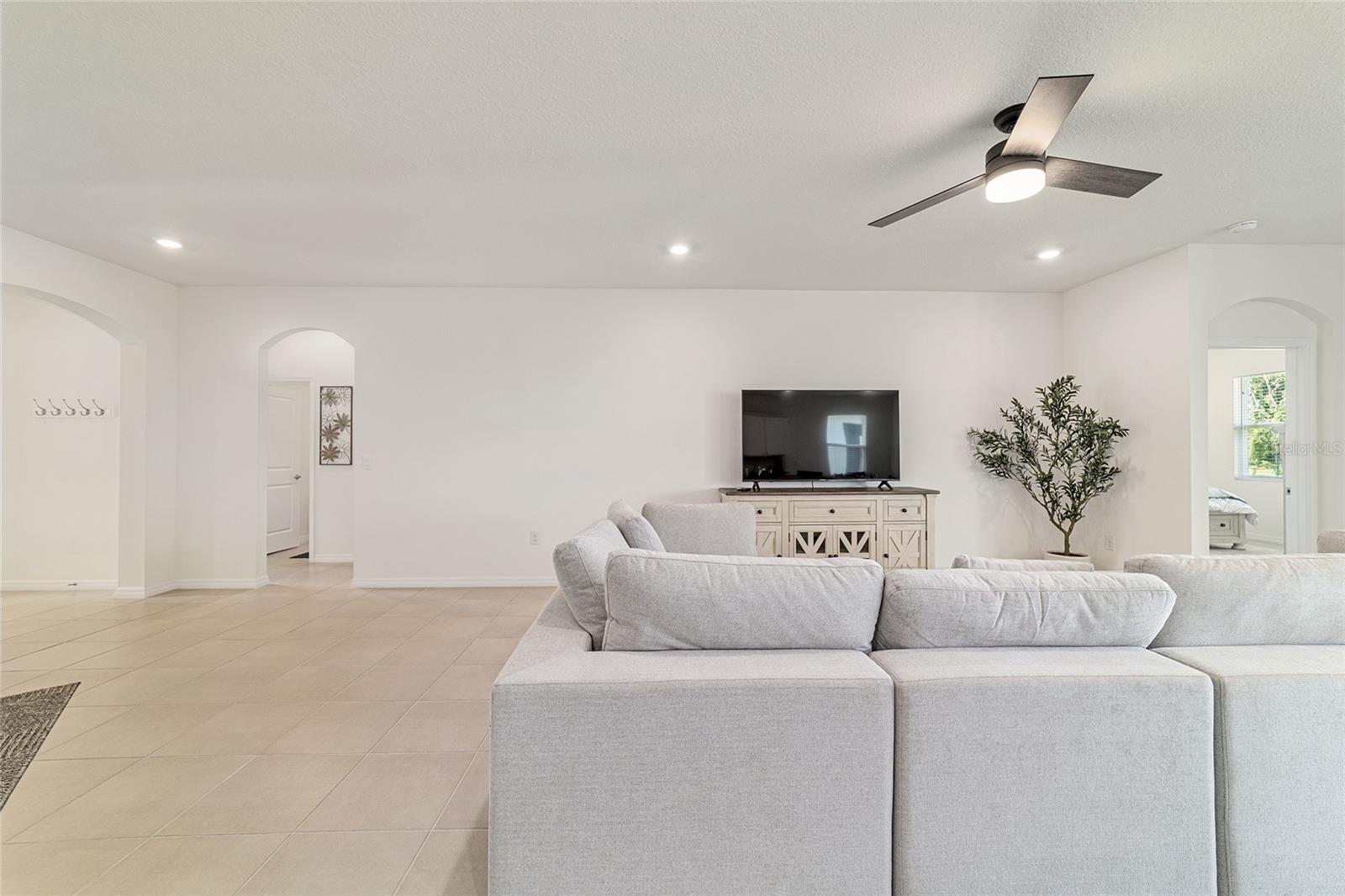 Image 23 of 81 For 4171 48th Terrace Road