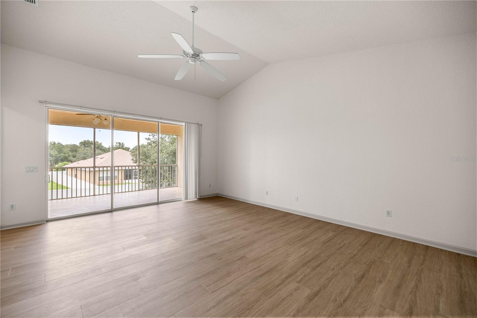 Listing photo id 9 for 4570 52nd Circle 104