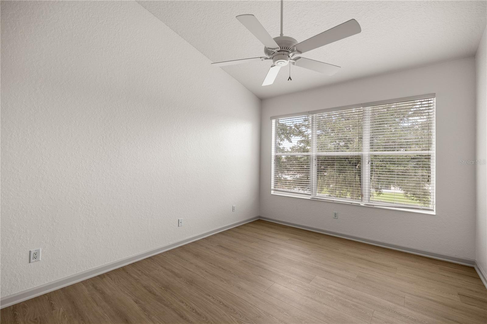 Listing photo id 11 for 4570 52nd Circle 104