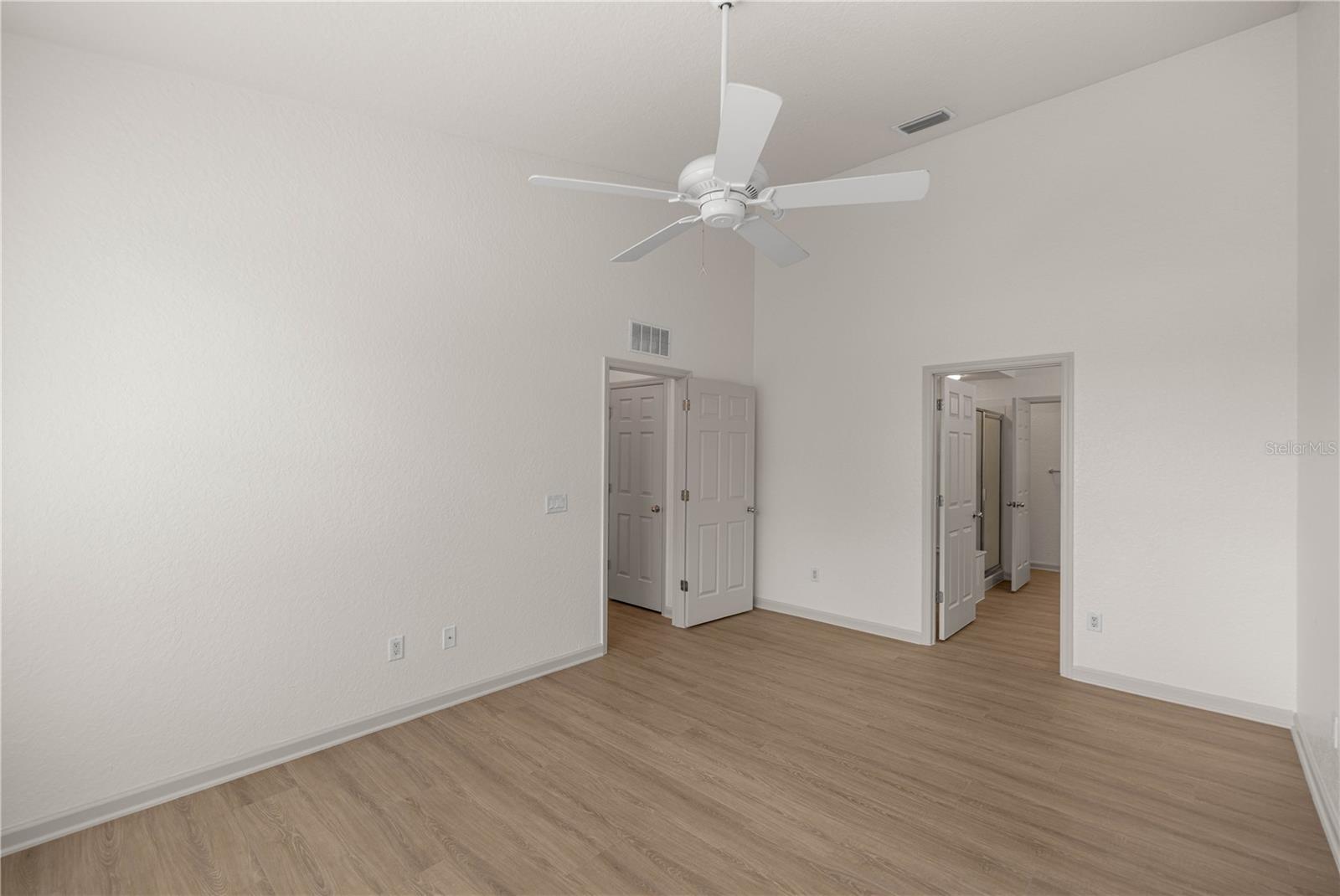 Listing photo id 12 for 4570 52nd Circle 104