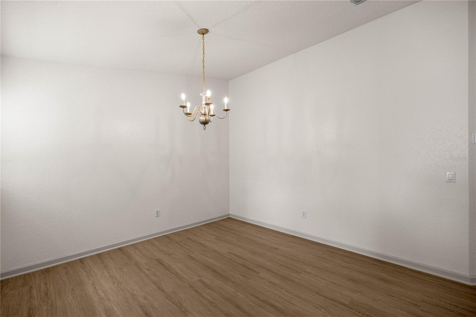 Listing photo id 4 for 4570 52nd Circle 104
