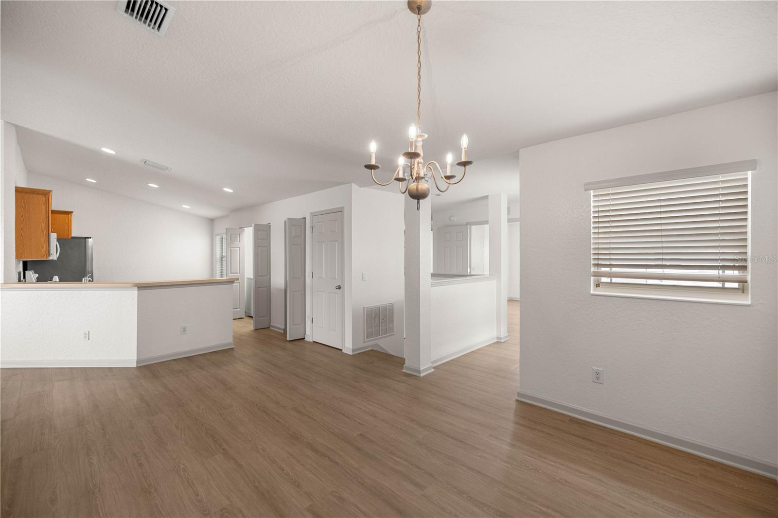 Listing photo id 5 for 4570 52nd Circle 104