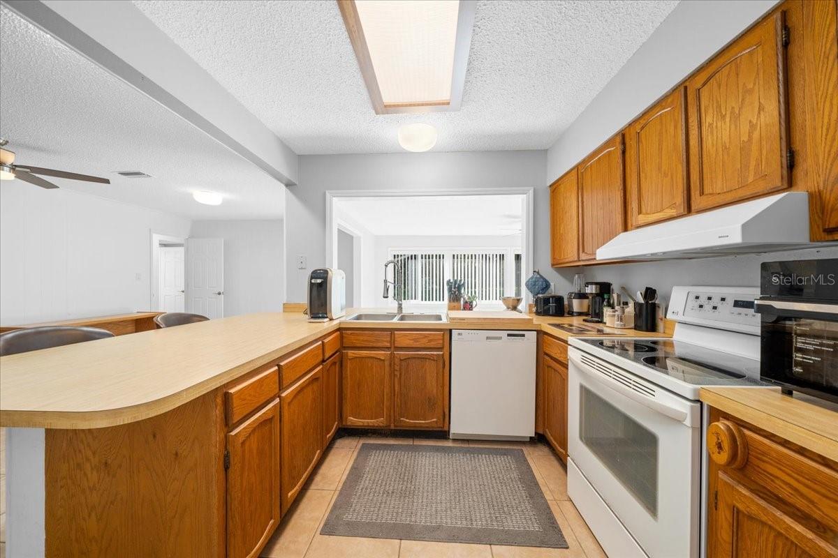 Image 13 of 50 For 819 Country Club Drive