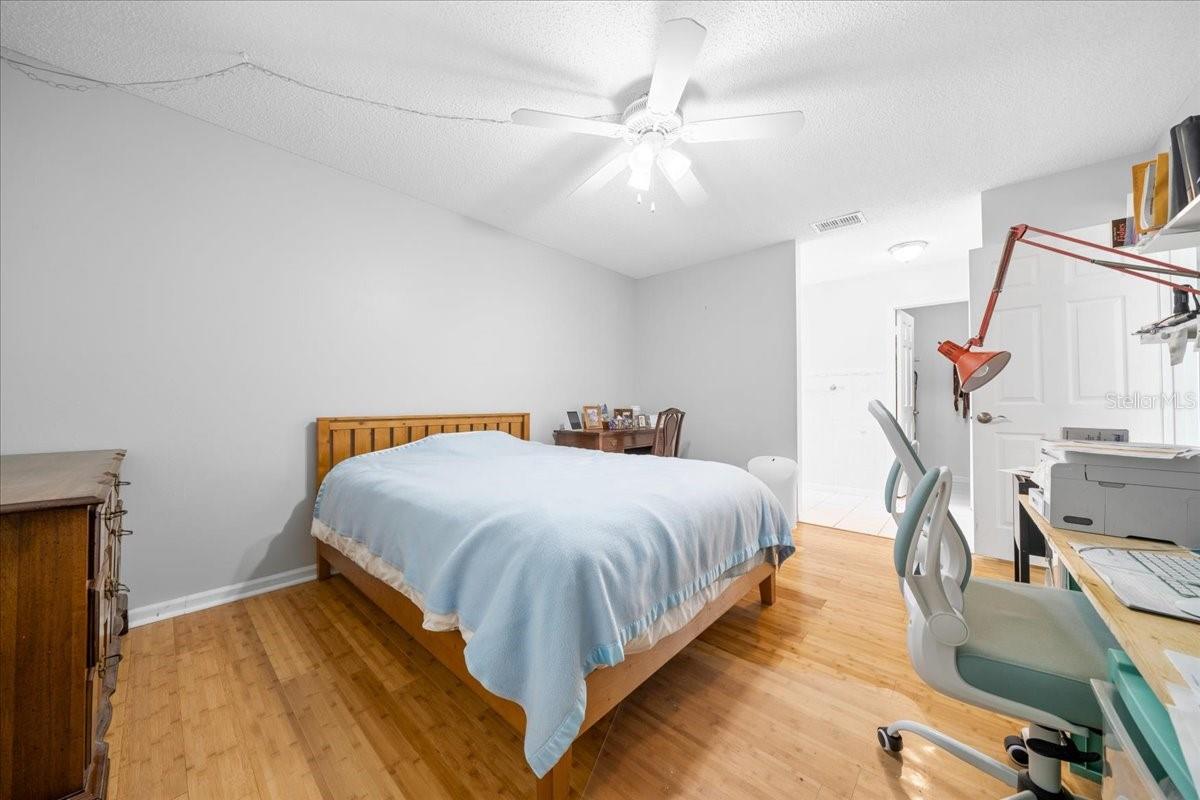 Image 15 of 50 For 819 Country Club Drive
