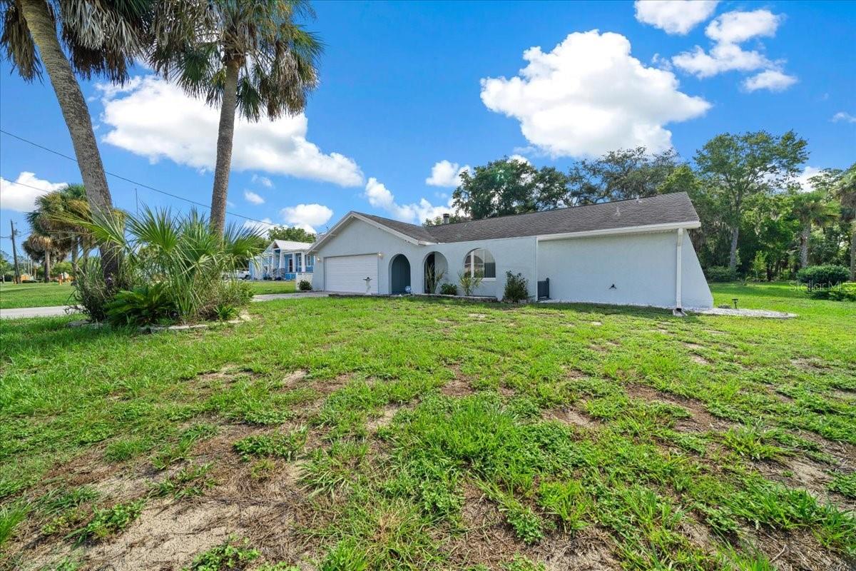 Image 2 of 50 For 819 Country Club Drive