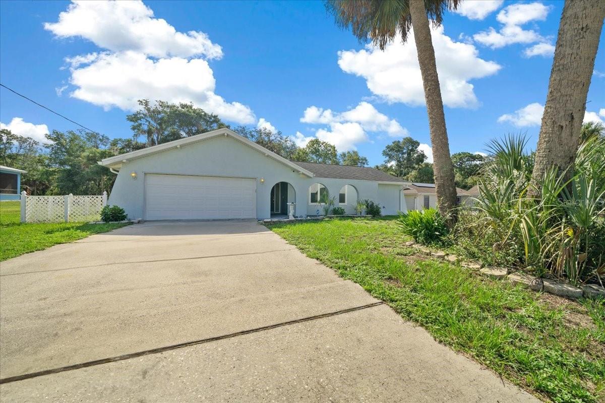 Image 3 of 50 For 819 Country Club Drive