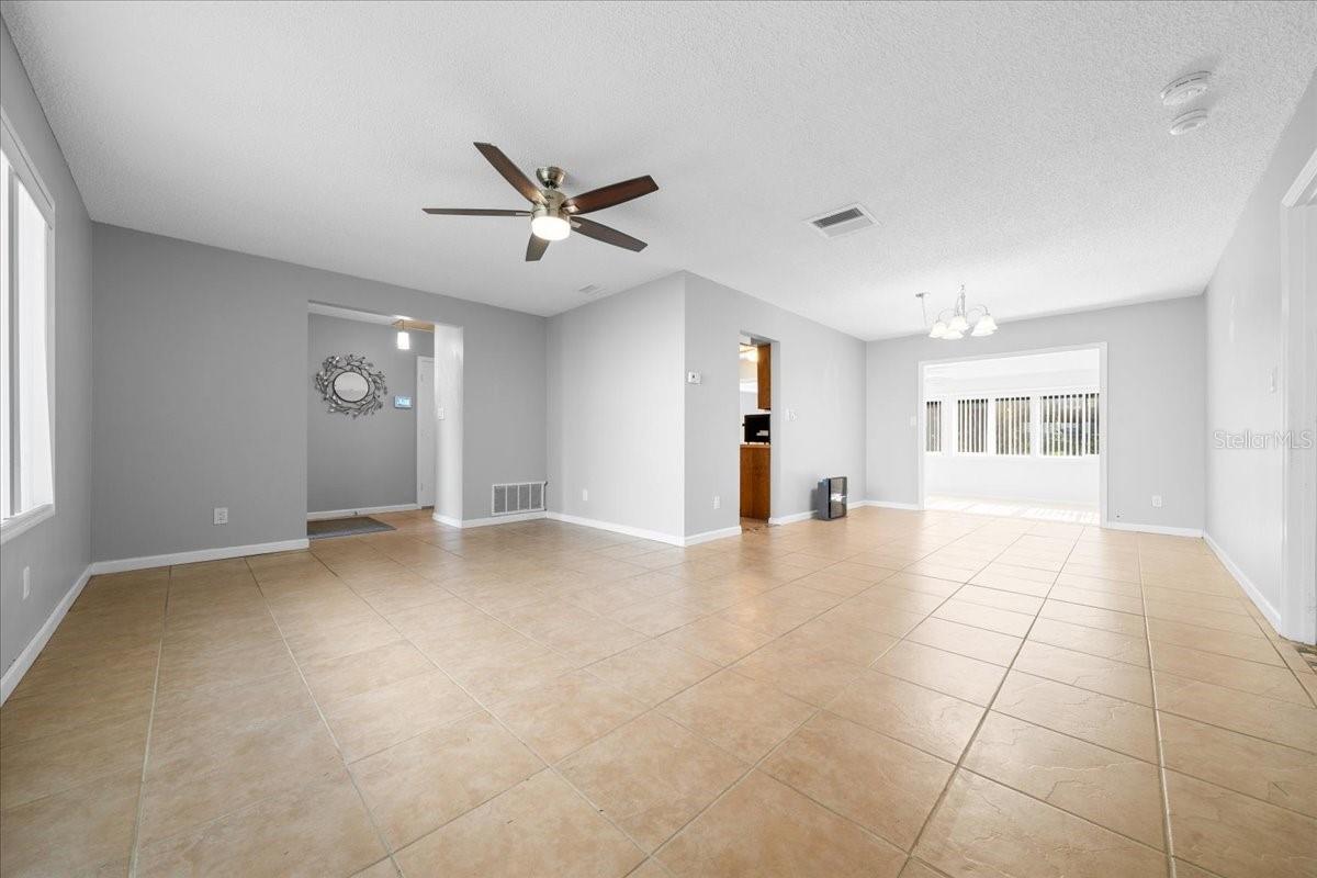 Image 7 of 50 For 819 Country Club Drive