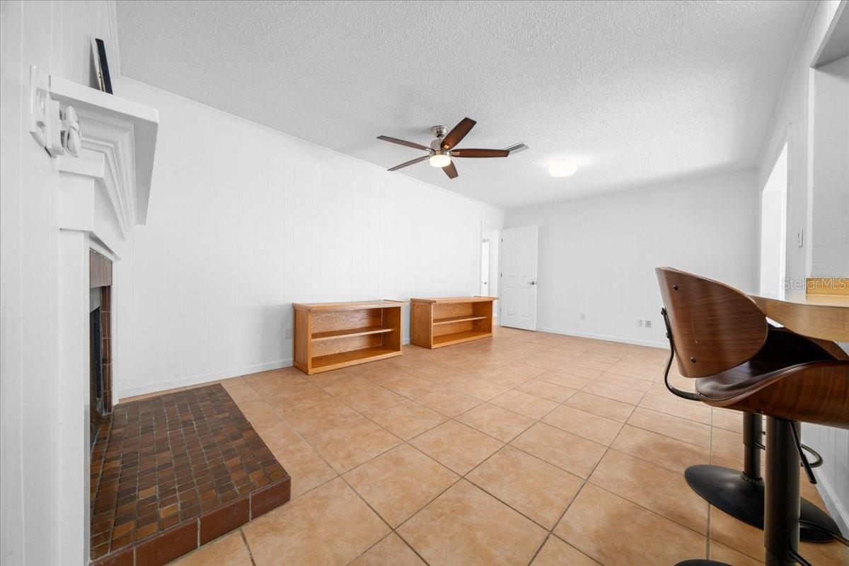 Image 9 of 50 For 819 Country Club Drive