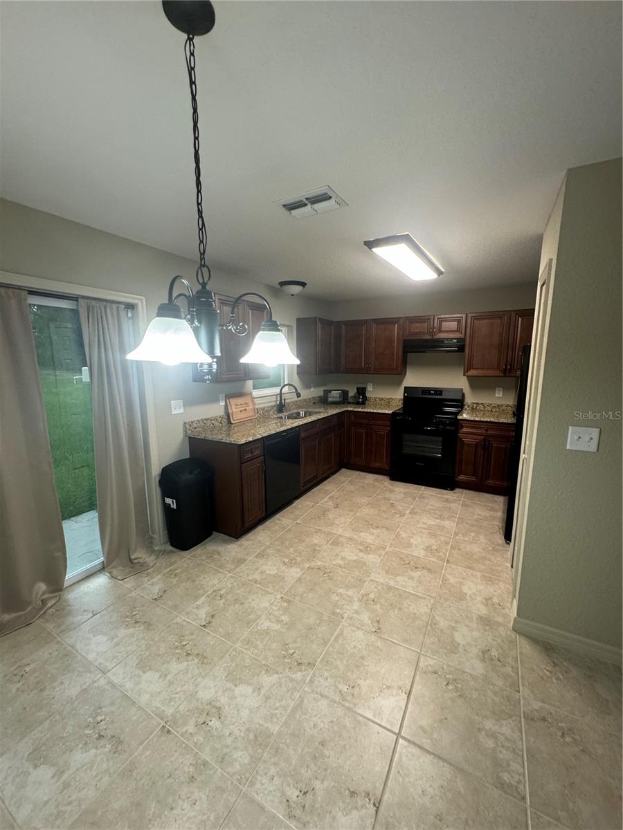 Listing photo id 6 for 6565 151st Lane