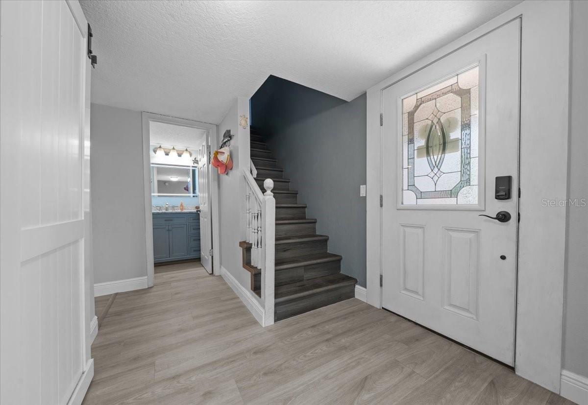 Image 10 of 69 For 2589 Knoll Street W