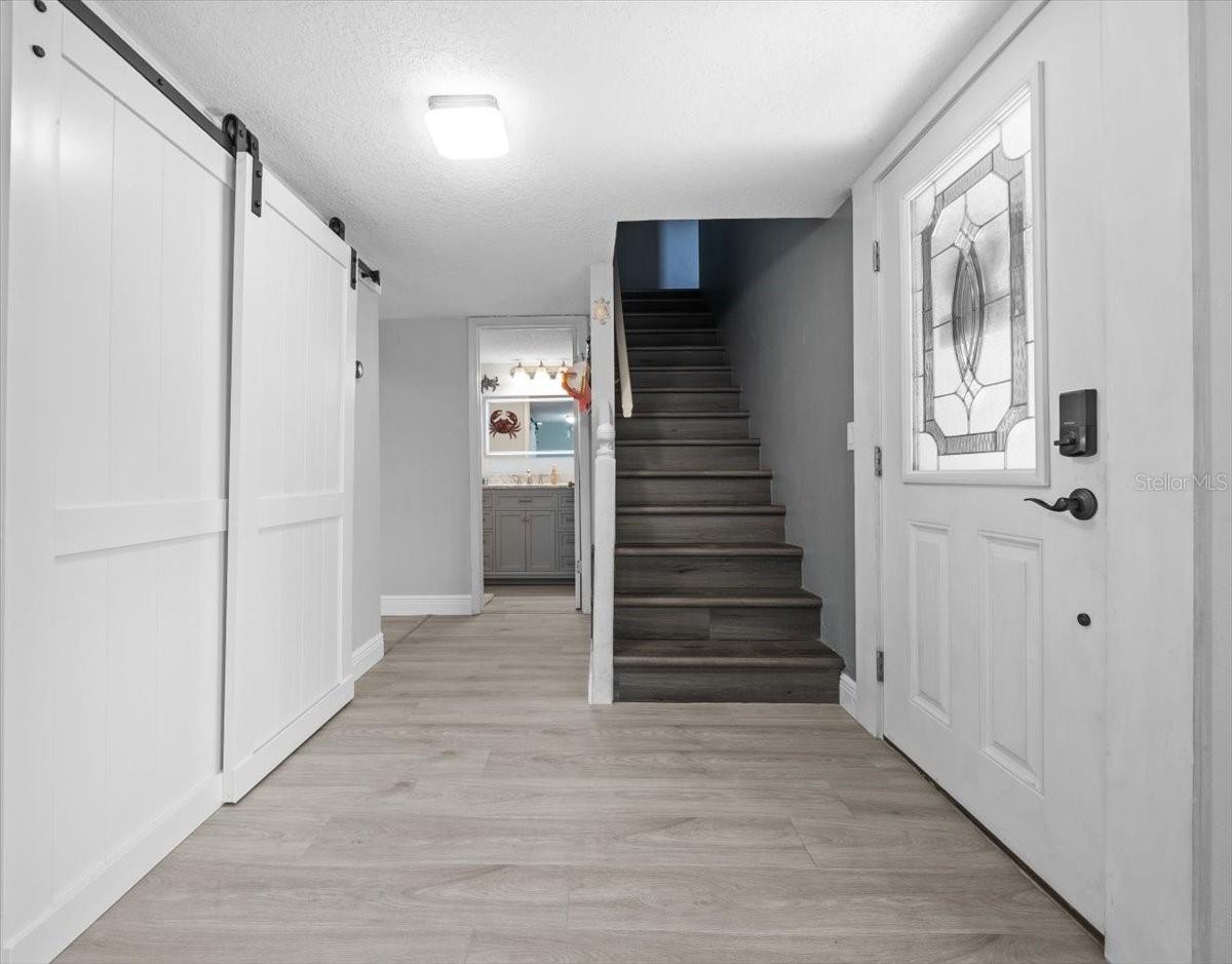 Image 11 of 69 For 2589 Knoll Street W