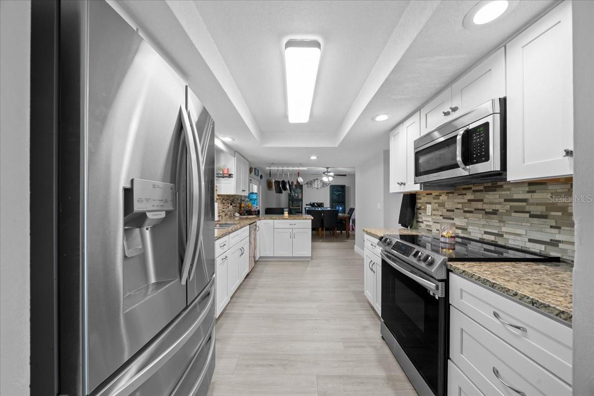 Image 16 of 69 For 2589 Knoll Street W