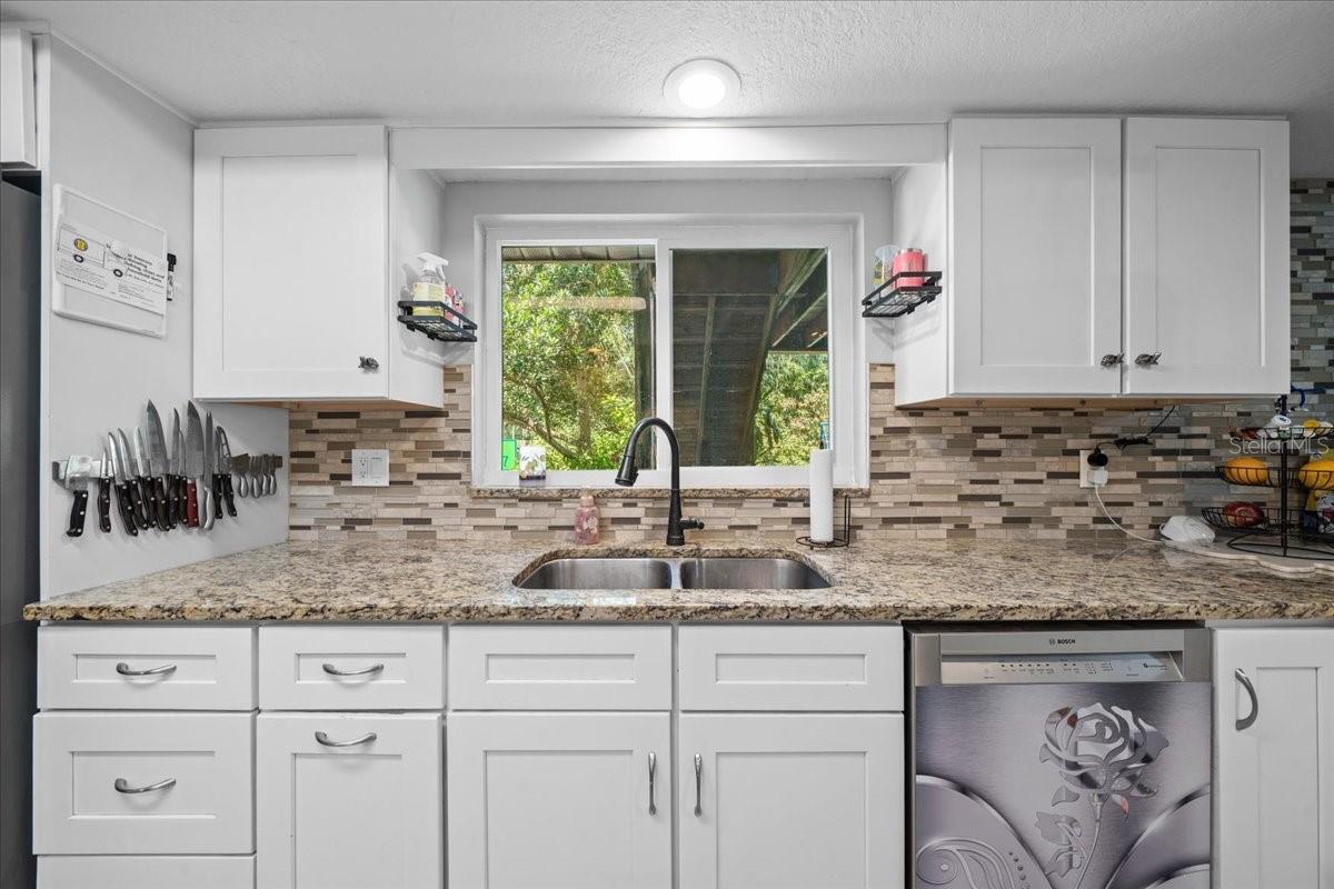 Image 20 of 69 For 2589 Knoll Street W