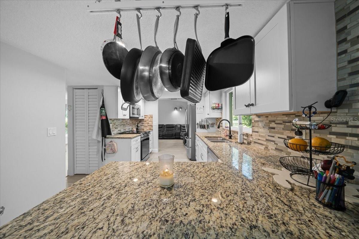 Image 22 of 69 For 2589 Knoll Street W
