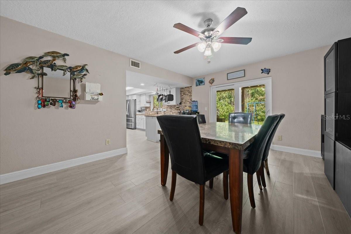 Image 23 of 69 For 2589 Knoll Street W
