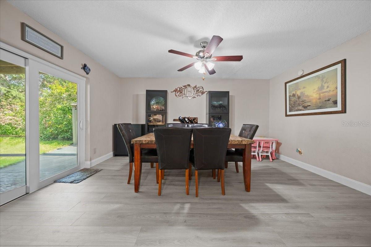 Image 25 of 69 For 2589 Knoll Street W