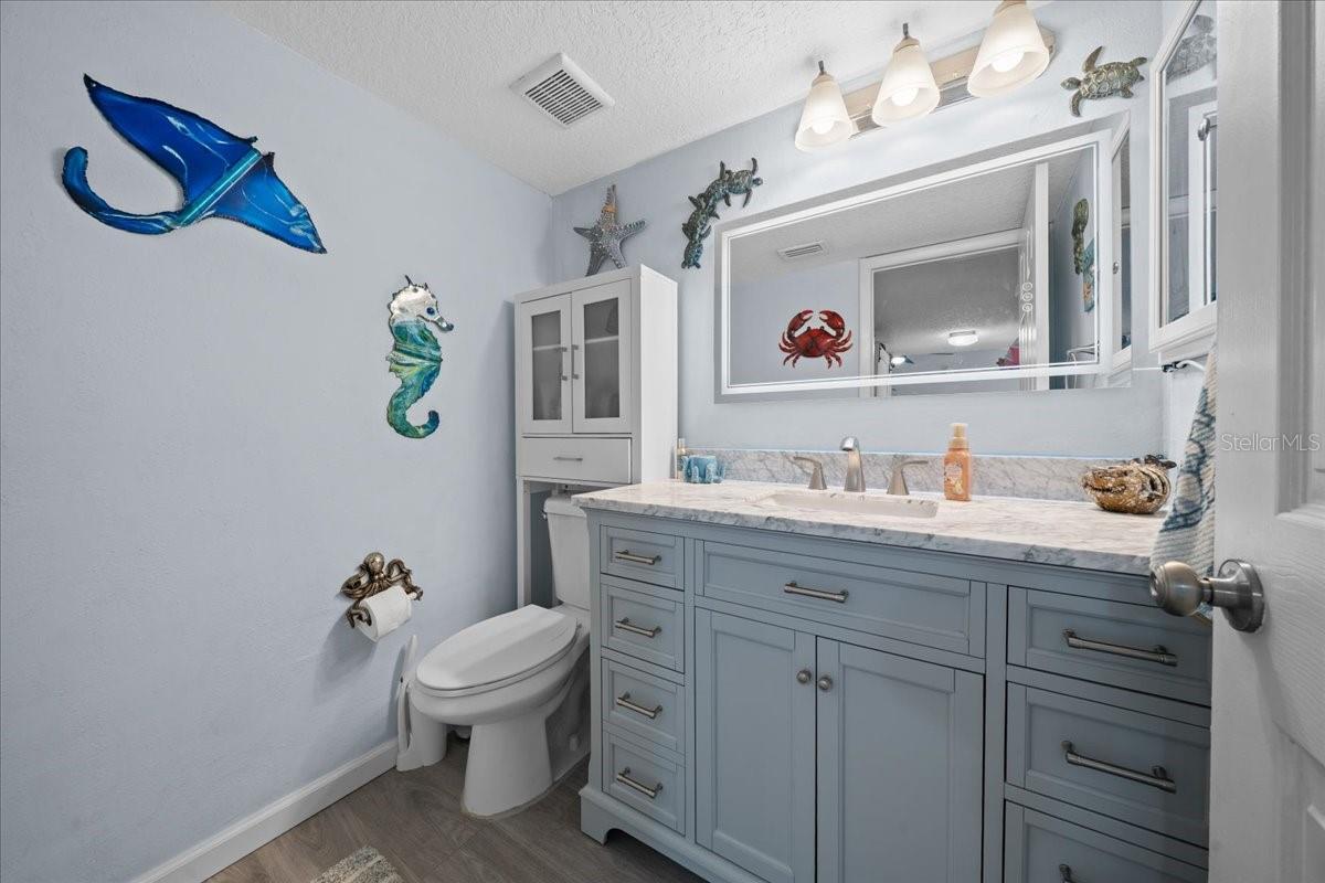 Image 28 of 69 For 2589 Knoll Street W