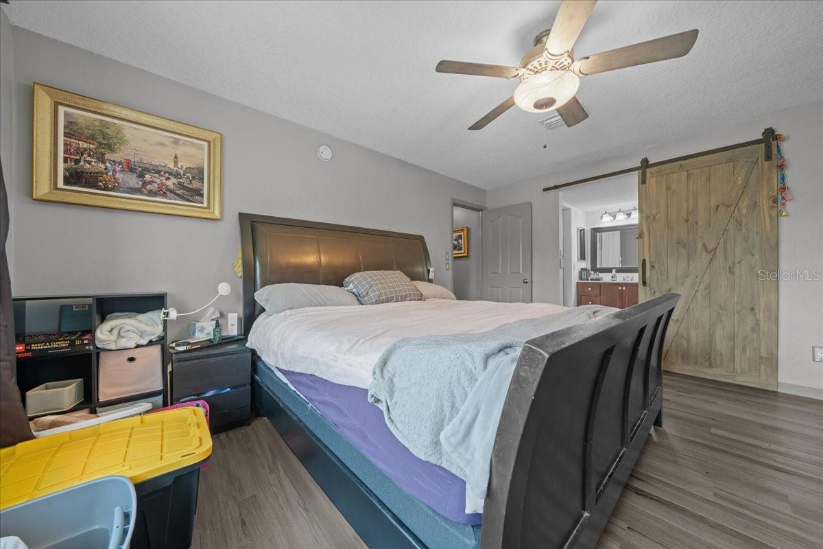 Image 34 of 69 For 2589 Knoll Street W