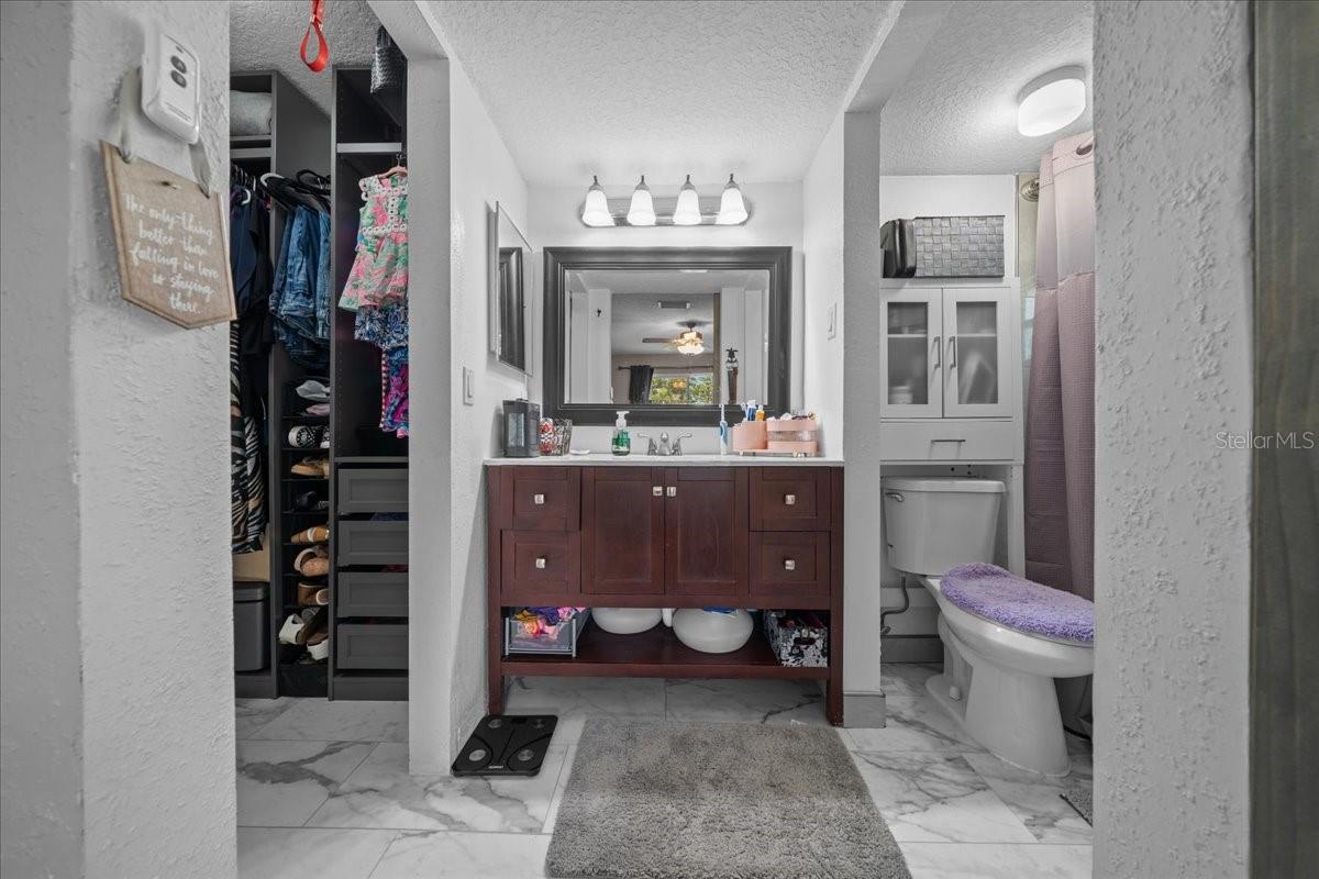 Image 38 of 69 For 2589 Knoll Street W