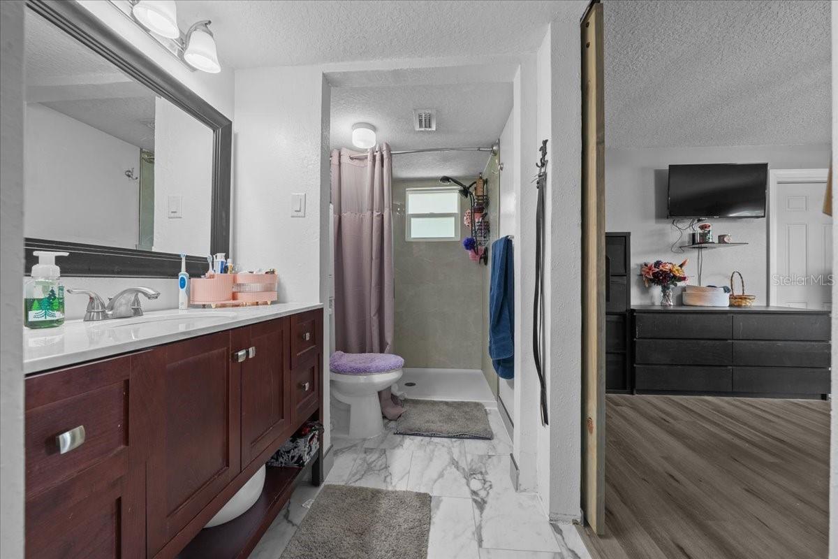 Image 39 of 69 For 2589 Knoll Street W