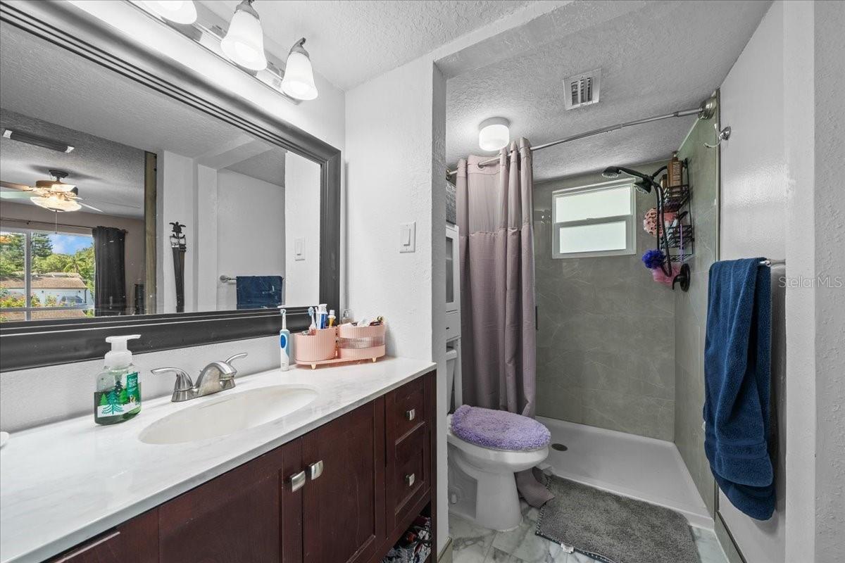 Image 40 of 69 For 2589 Knoll Street W
