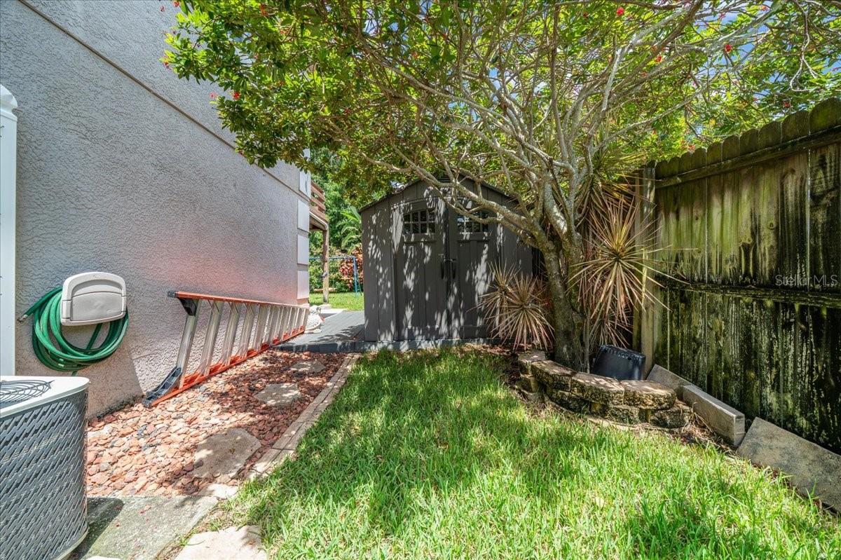 Image 55 of 69 For 2589 Knoll Street W