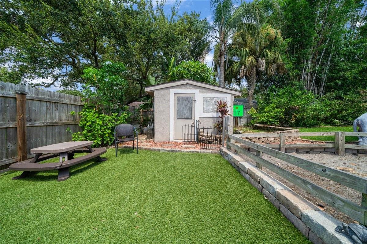 Image 63 of 69 For 2589 Knoll Street W