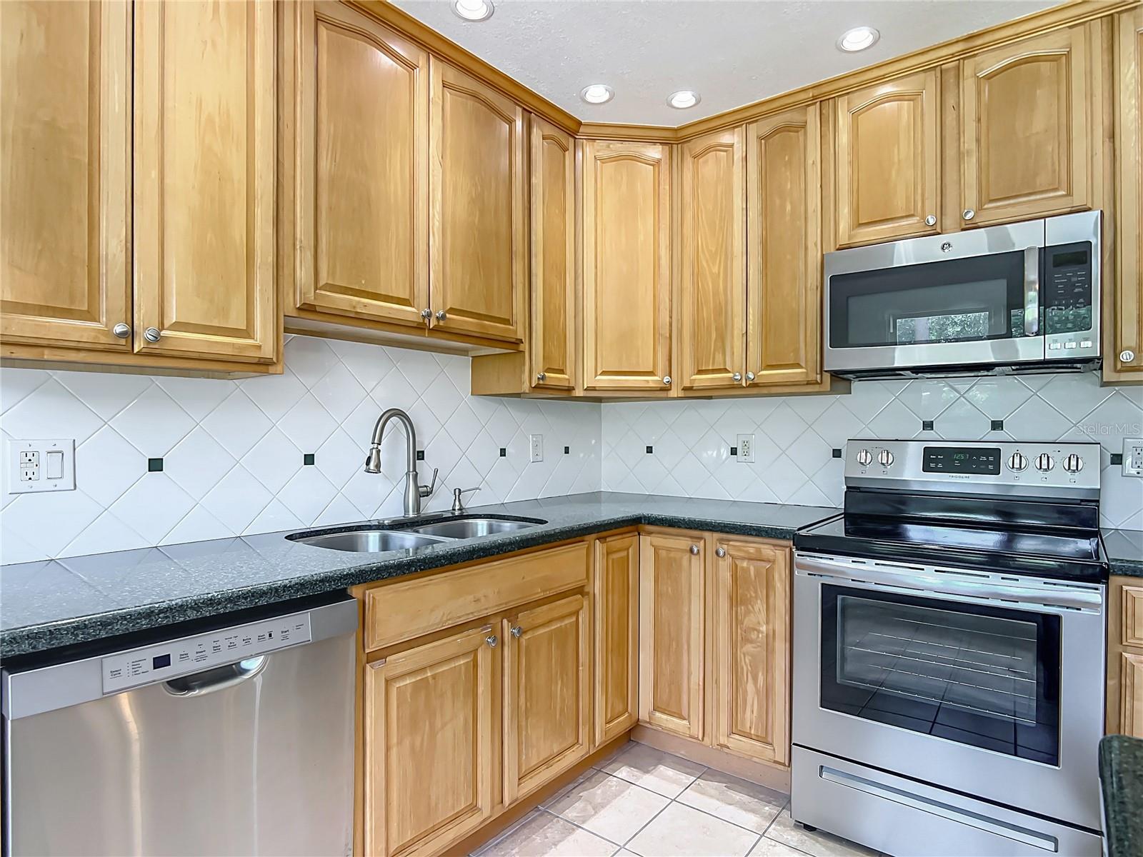 Image 23 of 63 For 1535 37th Avenue